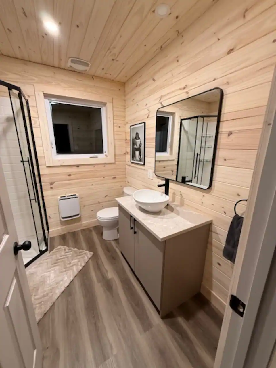 Le Bout d’la Trail — Salle de bain complète image 2