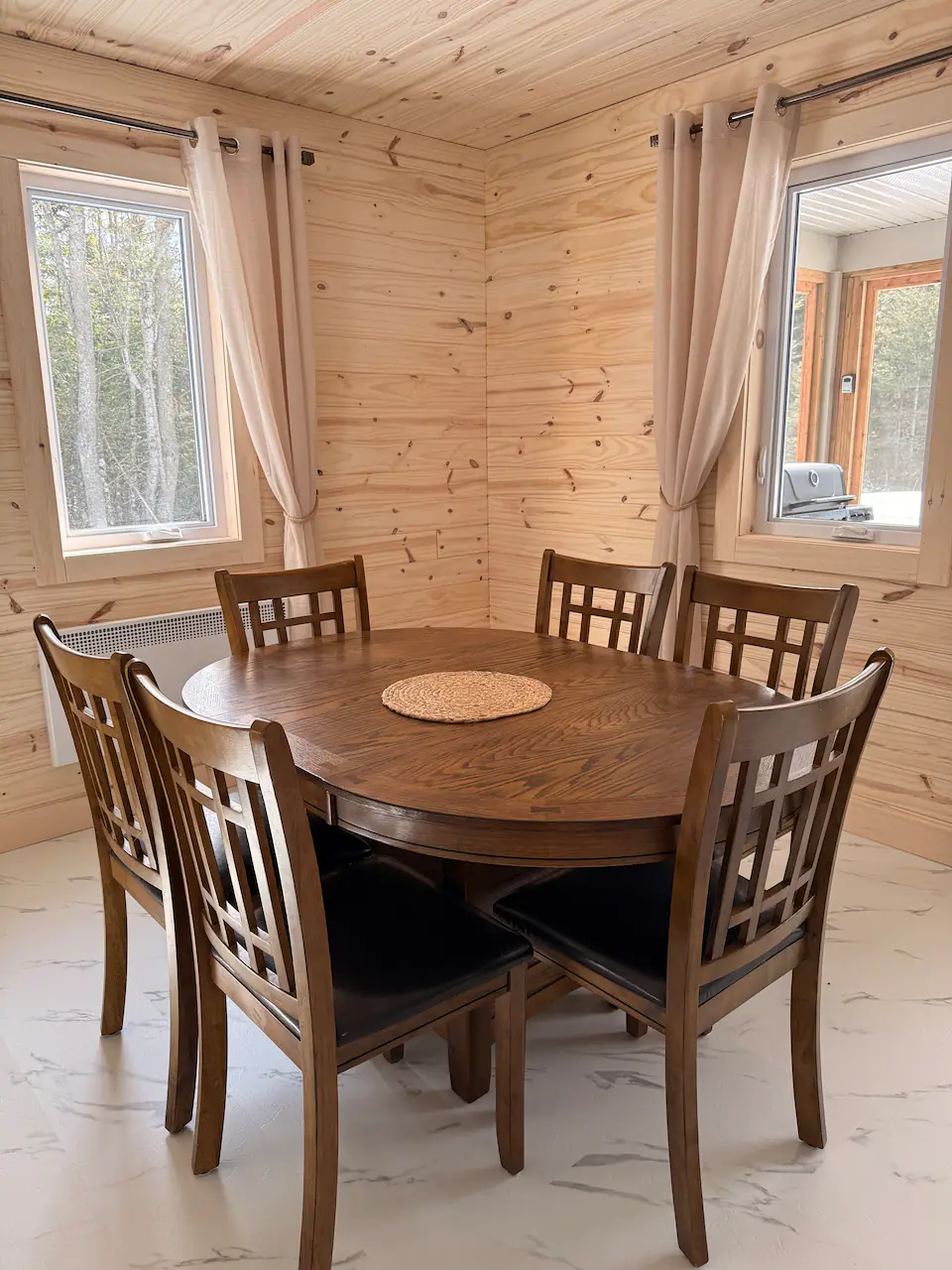 Le Bout d’la Trail — Salle à manger image 3